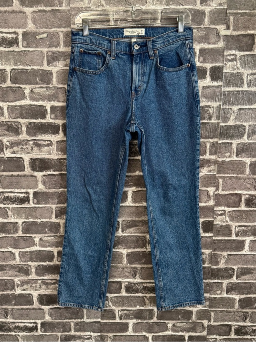 Abercrombie & Fitch The '90s Straight Mid Rise jeans medium wash curve love